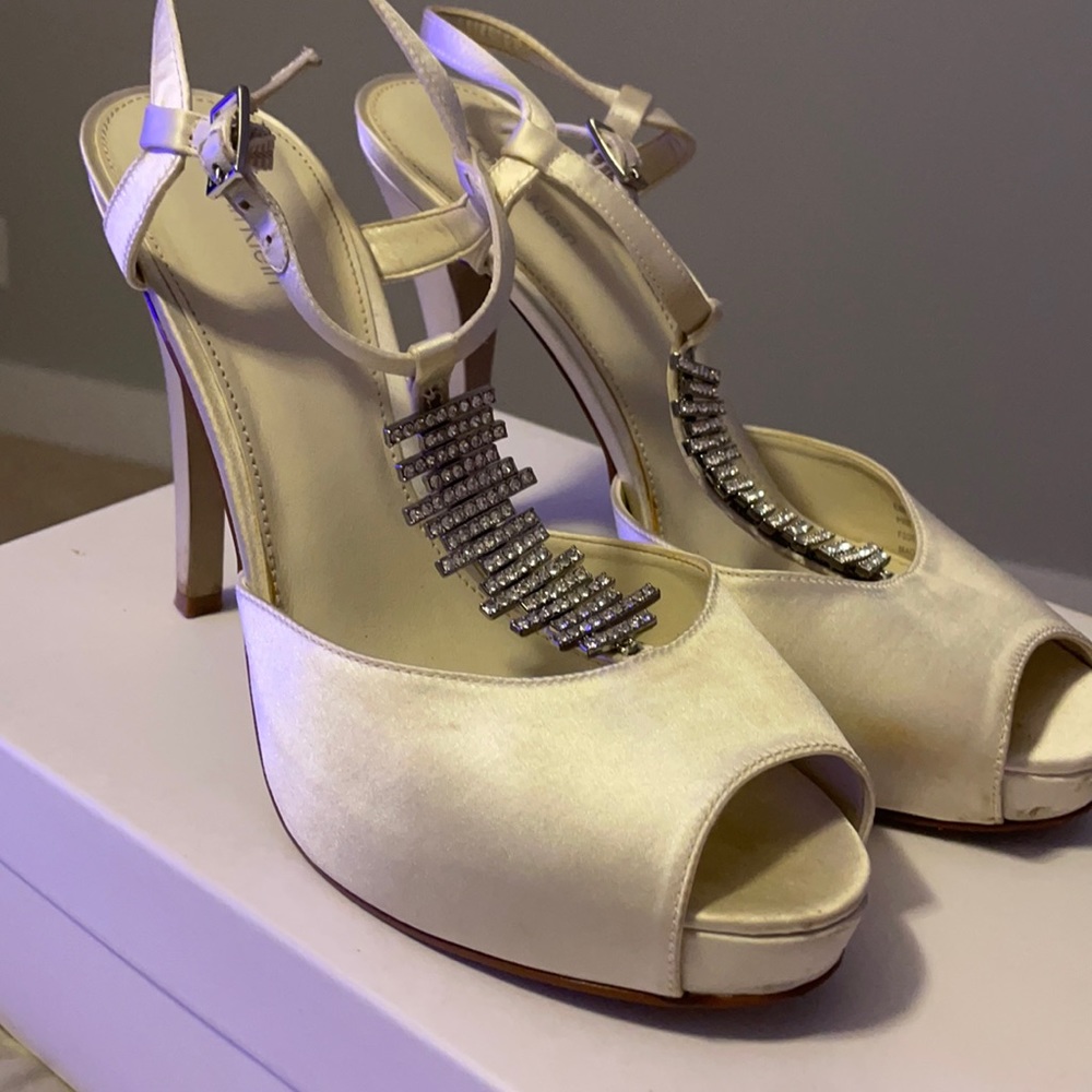 Calvin Klein White Satin Shoes Size 8.5